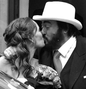 帕瓦罗蒂留债近2800万美元 尚能以资抵债