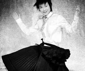 �����ר�������ع��״γ�������ȹװ(ͼ)