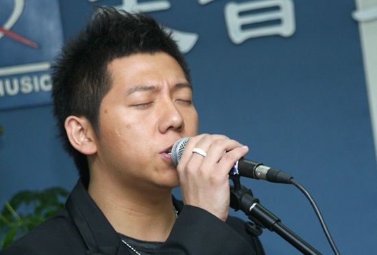 羽泉黄金十年演唱会高科技伴你走过四季(组图)