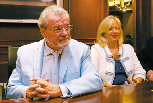 长笛之王詹姆斯-高威上海行 夫吹妇随(图)