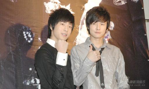 BOBO上海签售《光荣》庆祝百天歌迷尖叫(附