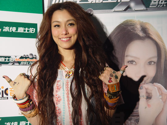 范玮琪全情演绎“轻盈哲学” 共演唱12首歌曲