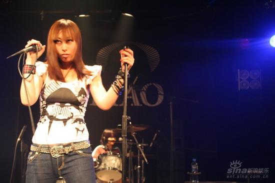 挂在盒子上乐队首发演出落幕 重温9年音乐历程