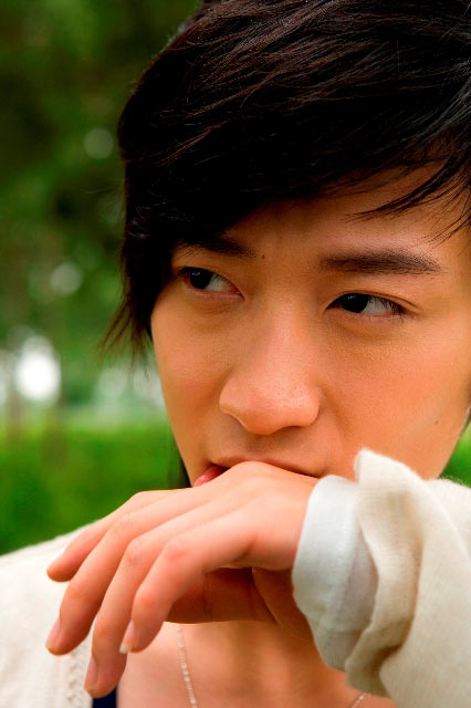 乔任梁写真集销量破纪录 打败安妮宝贝和贾平