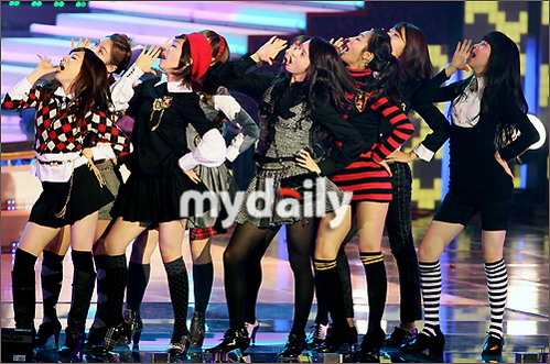 九人<em>组合少女时代</em>泰国大热 出道曲屡被<em>模仿</em>(图