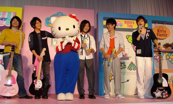 五月天为hello kitty庆祝生日 亲手做t恤【图】