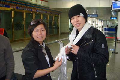 胡彦斌海拔3700米高歌 拉萨演唱会歌迷疯狂(图