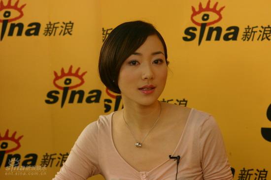 韩雪新碟励志歌占主导地位 歌迷争议是否低龄