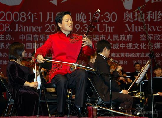 邓建栋演奏