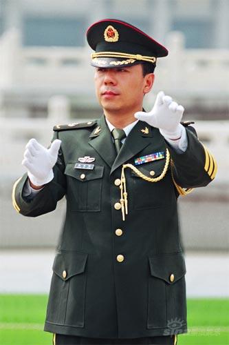 中国人民解放军军乐团指挥张海峰简介(图)