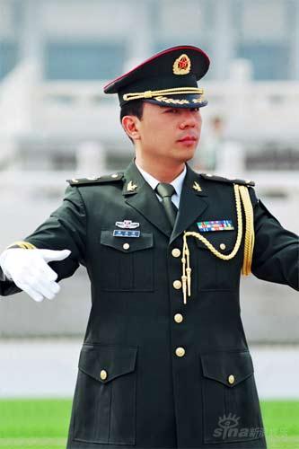 中国人民解放军军乐团指挥张海峰简介(图)
