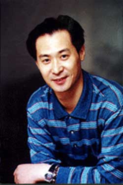 演员简介:李军
