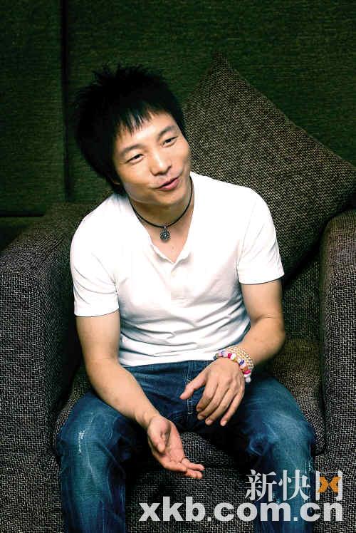 在怀里揣着连场爆满这样优越成绩的许巍,终于要把个人演唱会首次带到