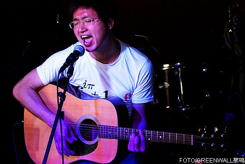 李志巡演成都站超低调上演 一切只在歌声中(图)