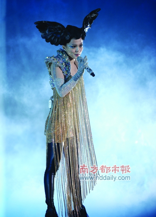 张韶涵去过潘多拉星? 广州演唱会重现阿凡达