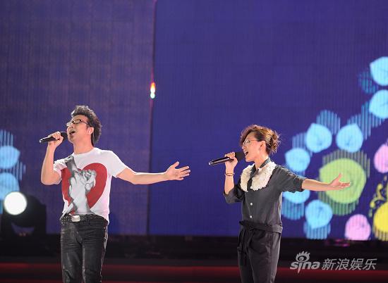 笔笔汪峰合作大运会歌曲振奋人心