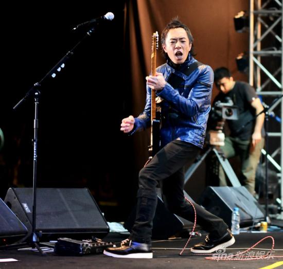 黄贯中表演