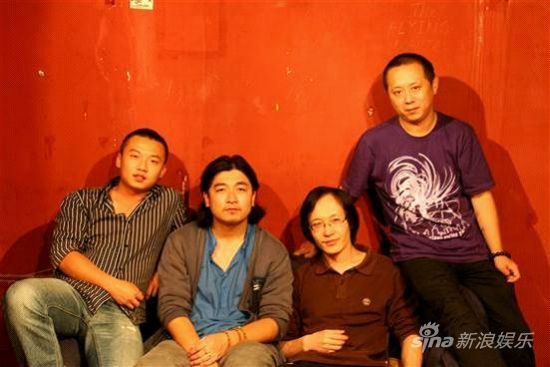 爱时候像火烧,恨时候像火燎"低苦艾乐队主唱刘堃如是说