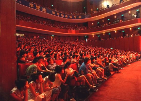 两场音乐会分别在哈尔滨环球剧场和大庆歌剧院如期上演,这也是李云迪