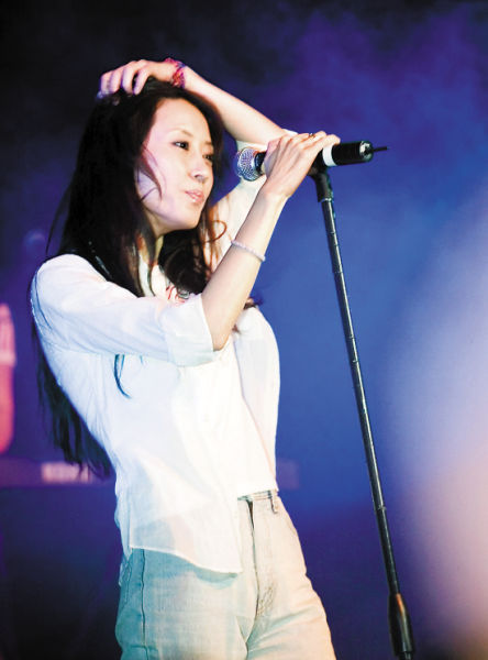 姜昕是窦唯初恋