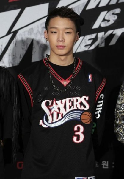 yg练习生bobby比赛曲《走》夺5榜冠军