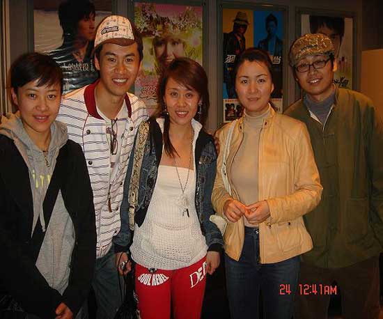 徐子崴徐子淳和黑鸭子演唱组