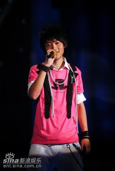 图文:快乐男声7进6总决赛--魏晨
