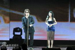 组图：蔡依林金曲奖闪耀整晚迷倒全场成赢家
