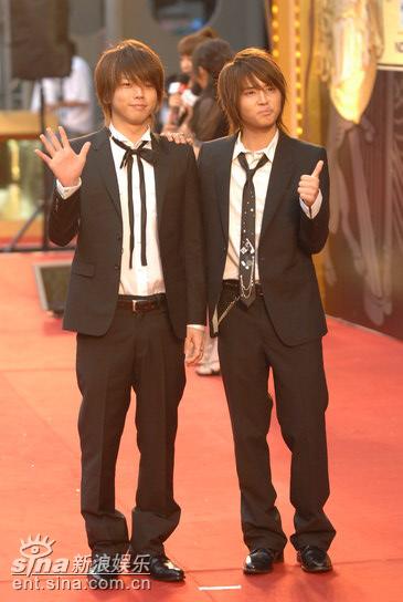 图文:日本偶像手越佑也与增田贵久帅气亮相