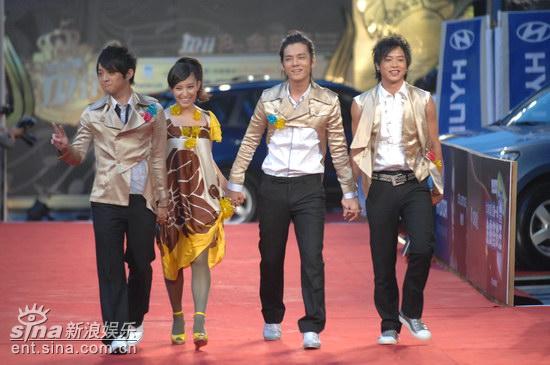 南拳妈妈踏上红毯;+南拳妈妈女主唱图片南拳妈妈