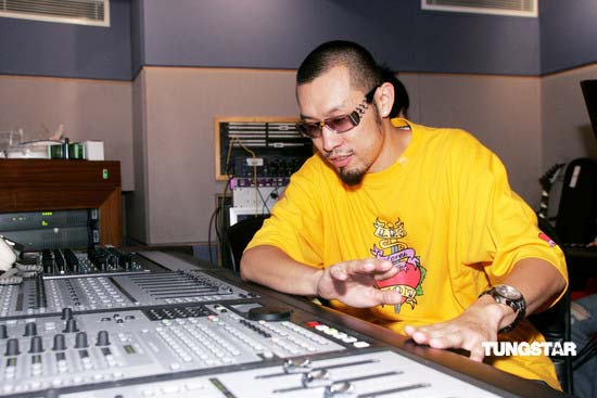 组图:南拳自称周董父亲 哈狗帮没把周董放眼里