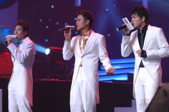 图文:2006中国TOP排行榜--183Club倾情演唱