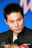 组图：许慧欣入主小刀经纪公司更像“老板娘”