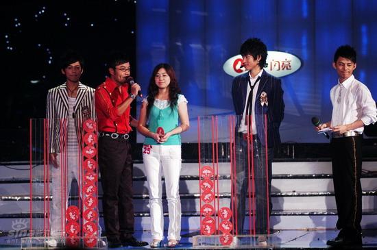 图文:快乐男声4进3总决赛--魏晨苏醒PK