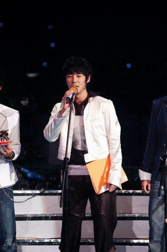 图文:快乐男声4进3总决赛--神话成员助阵_影音