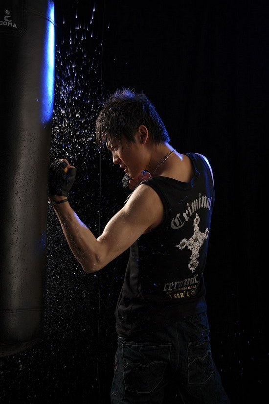 东来东往阳光男生感性褪变 秀出熟男风范【图】