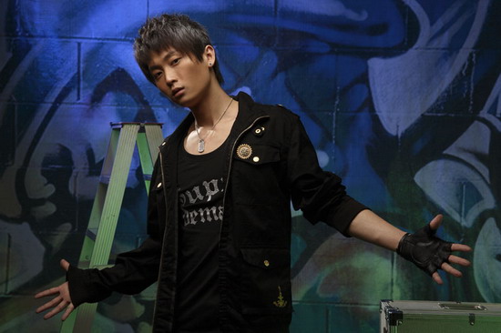 东来东往阳光男生感性褪变 秀出熟男风范【图】