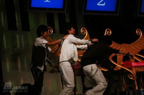 ͼ�ģ����������ܾ���3��2--3ǿ�����𳵡�