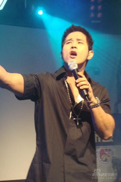 韩国舞王刘承俊惊现马天宇北京庆生会(组图)