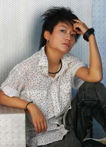 图文:风云新人武汉金唱片--崔倩