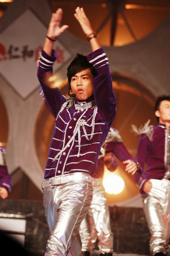 ͼ�ģ����Ѿ�������ǳ���ɫ�Ʒ�˧��ʮ��