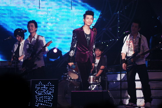 ͼ�ģ��³�����ս���ѵ�ǿ�����R&B����