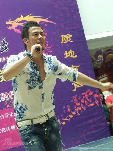 图文:杨坤歌友会--寻找精神快乐