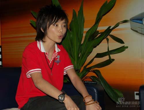 许飞ep爱心签售 五百飞碟相助完成善举【图】