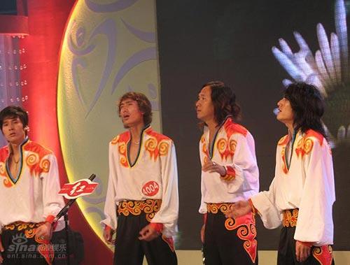 图文:红歌会成都唱区-彝族组合最终晋级