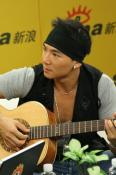 刘畊宏独家做客新浪完美主义者用音乐表达自我