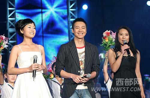 图文:《同一首歌》--梁永斌与农科大主持人