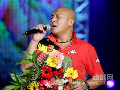 图文《同一首歌-零点乐队主唱周晓鸥