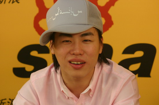 图文:胡彦斌做客畅聊奥运--女友标准是有感觉