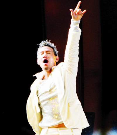 张学友石家庄演唱会 歌神变爱神演绎经典(组图